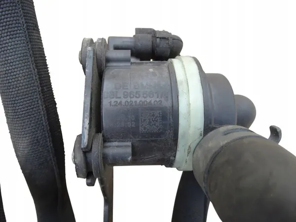 AUDI A4 B8 2.0 TDI Vesipumpun Letkusetti OEM image 3