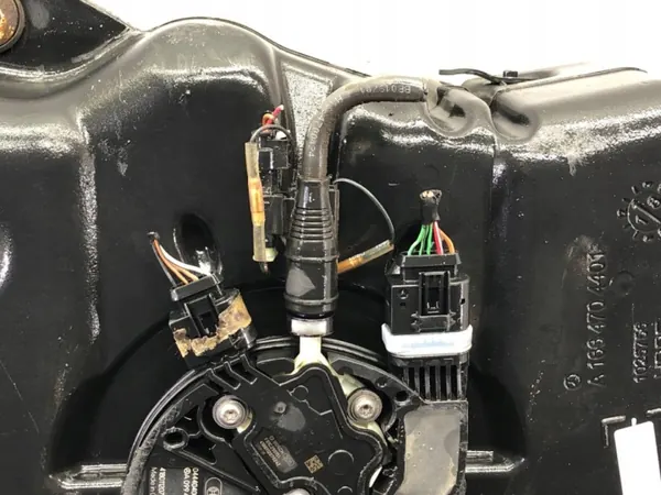 SCR-tank OEM A1664704401 för Mercedes GLE 3.0 SUV image 4
