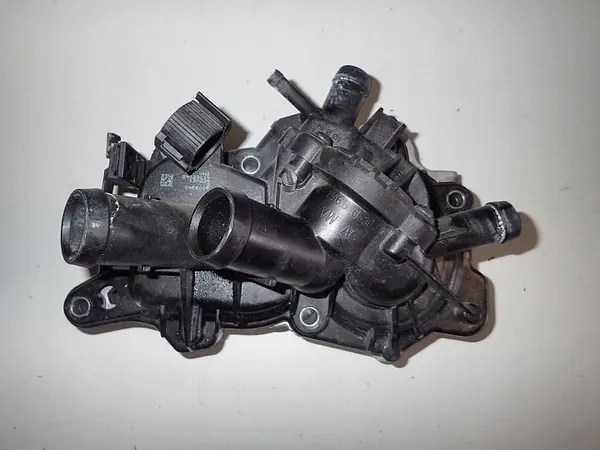 VW AUDI SKODA TSI Vattenpump 04E121121A image 3