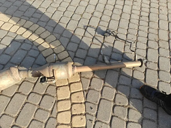 OEM 82337844 DPF Katalysaattori - Käytetty Renault OE image 3