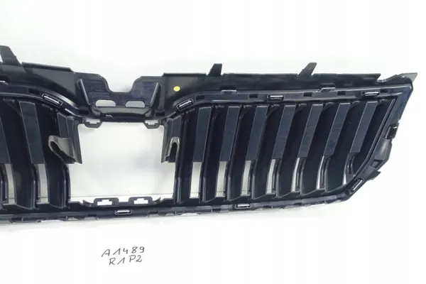 Skoda Fram Grill OEM 6U7853653B - Begagnad image 5