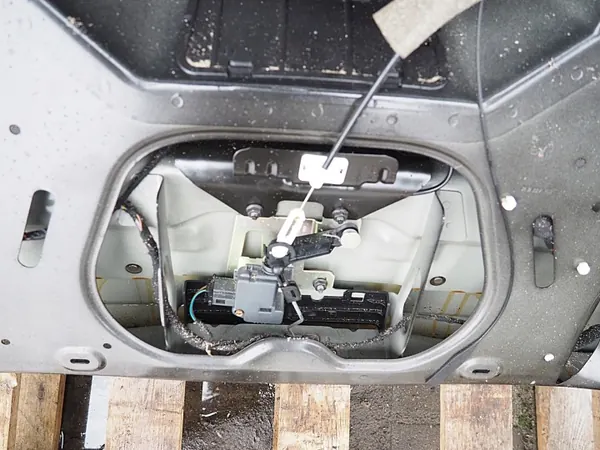 VW Touareg Kofferbaksluiting Actuator OEM TOUAREGSIŁ.CENTR. image 3