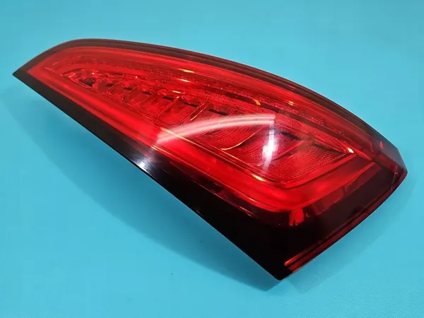 Luz LED trasera derecha Audi Q5 08- image 4