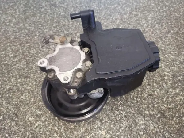 Styrpump OEM A6042360010 för Mercedes Vito image 2