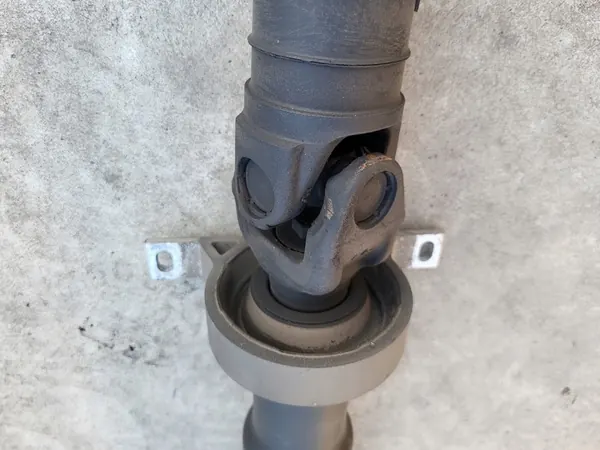 BMW E61 E60 530i 3.0 Drivaxel Automat 7557367 image 4