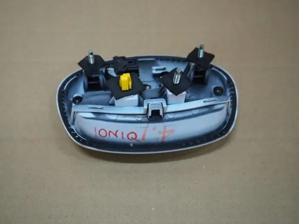 Hyundai IONIQ kofferbakopenknop OEM 87371G2500 image 4