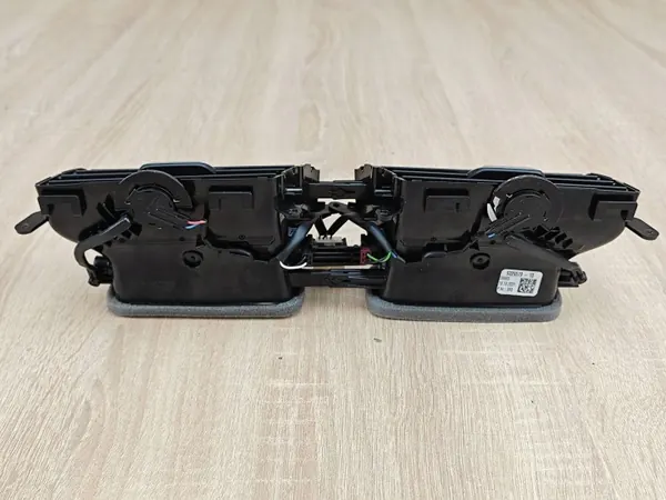 BMW G30 G31 LCI Mittelgitter OEM 9329579 - Gebraucht image 5