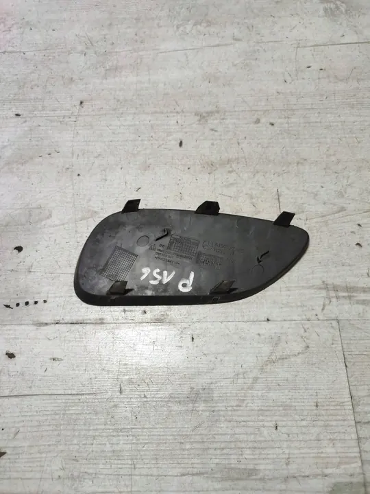 Mercedes-Benz GLA W156 2015 Rejilla inferior parachoques delantero derecha A1568853422 image 2