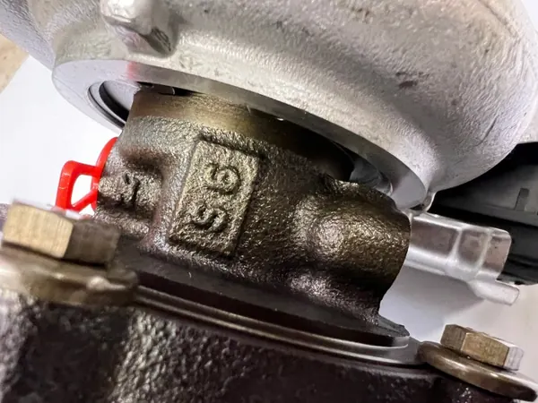 Turbo Mitsubishi OE usado OEM 144108640R A6220902300 image 4