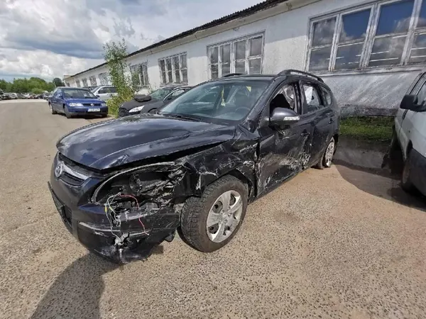 Alternador Hyundai i30 2010 1.6L OEM 373002a600 image 7