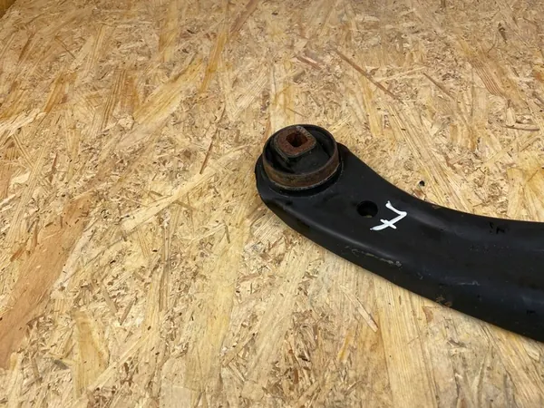 Braccio di controllo anteriore sinistro Volvo XC40 II image 2