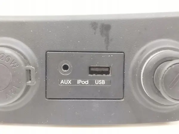 Toma AUX Hyundai i30 2011 2R500 image 5