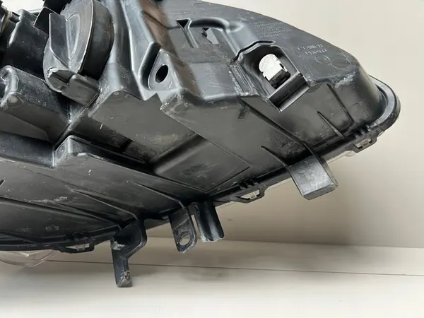 Vasen etuvalo Renault Laguna III Xenon 260600040R image 10