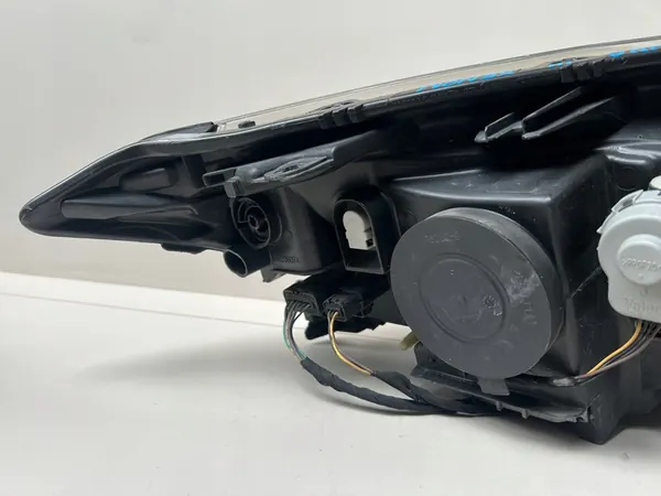 Vasen etuvalo Renault Laguna III Xenon 260600040R image 9