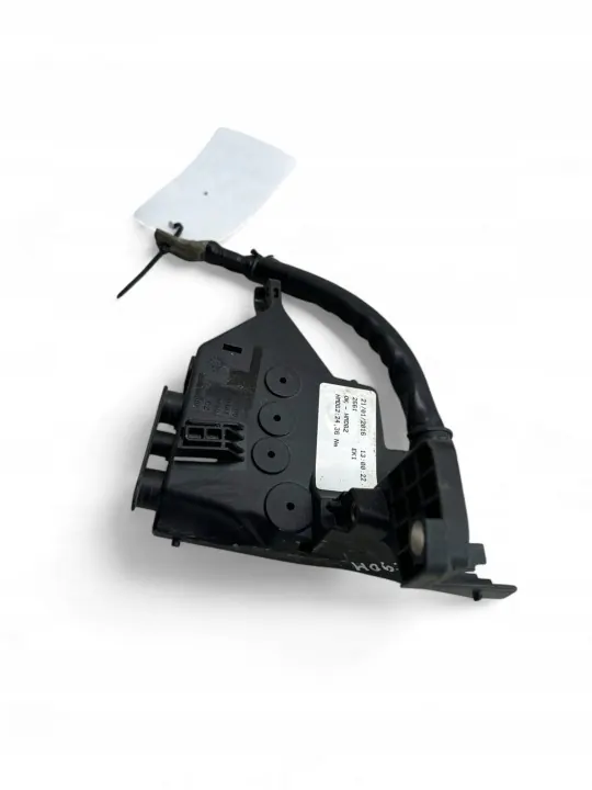 Volvo XC90 2021 akkureleen sulake OEM E05462500 image 3