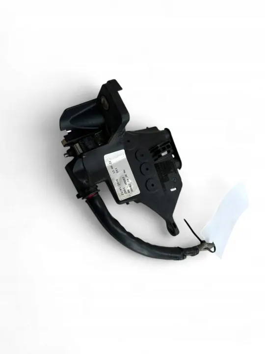 Volvo XC90 2021 akkureleen sulake OEM E05462500 image 4