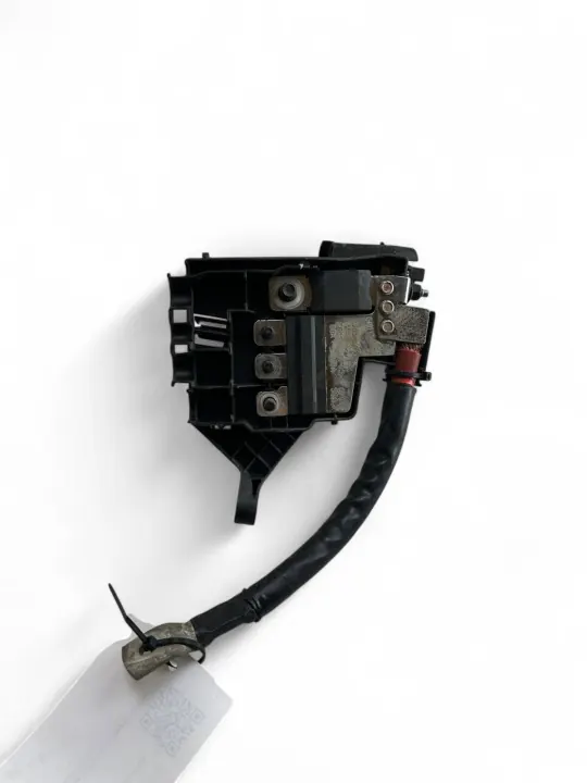 Volvo XC90 2021 akkureleen sulake OEM E05462500 image 5