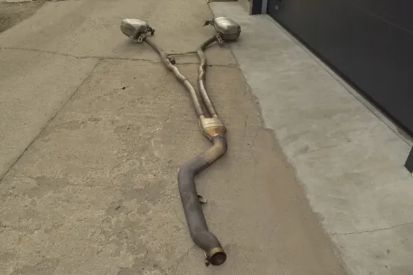 Silenciador esquerdo BMW 6 F13 OEM 7812394 image 3