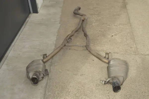Silenciador esquerdo BMW 6 F13 OEM 7812394 image 4
