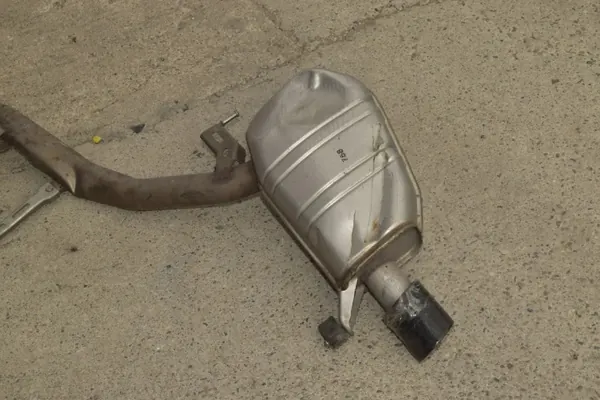 Silenciador esquerdo BMW 6 F13 OEM 7812394 image 9