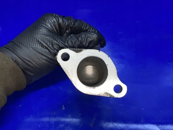 Codo de agua D4CB H1 2.5CRDI EURO6 56 para Hyundai H350 image 4