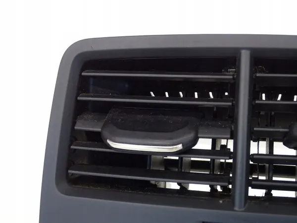 Audi A4 B9 bakre tunnel ventilationsgallret OEM 8W0819203B image 6