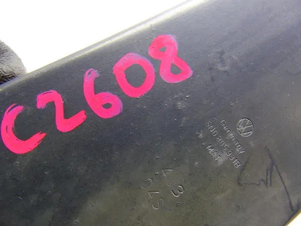 Vorderer linker Sicherheitsgurt Halter VW Tiguan 5N LIFT image 3