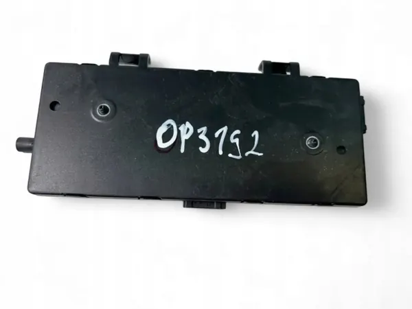BMW X1 E84 Antennenverstärker OEM 50110051B00 image 3