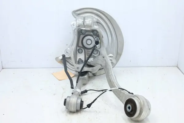 Braço suspensão dianteiro esquerdo OEM 6877143MWGK image 3