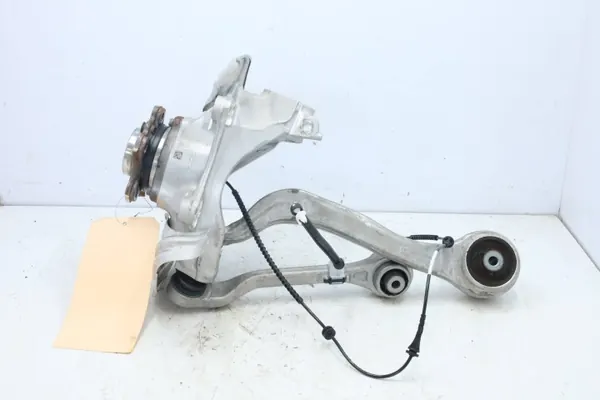 Braço suspensão dianteiro esquerdo OEM 6877143MWGK image 4