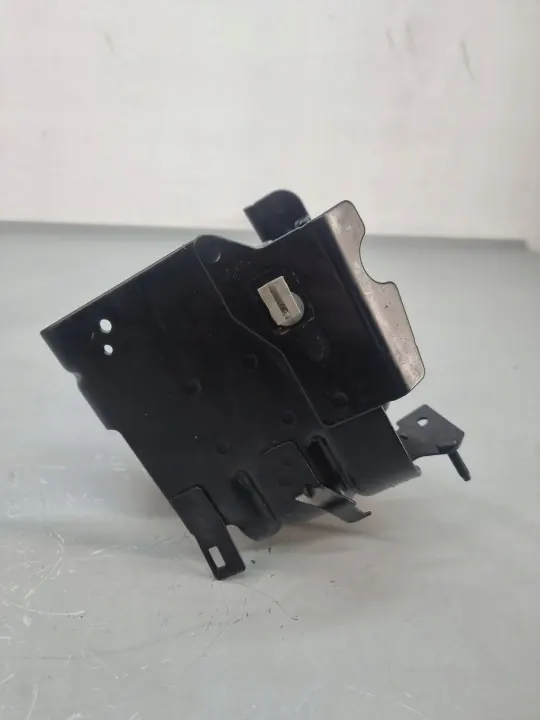Filtro de combustible Land Rover usado OEM M8D29D202AF image 3