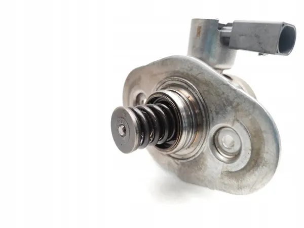 BMW X3 Högtrycksbränslepump OEM 7584461 image 5