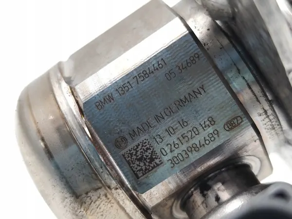 BMW X3 Högtrycksbränslepump OEM 7584461 image 7