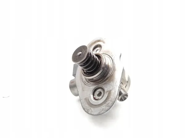 BMW X3 Högtrycksbränslepump OEM 7584461 image 9
