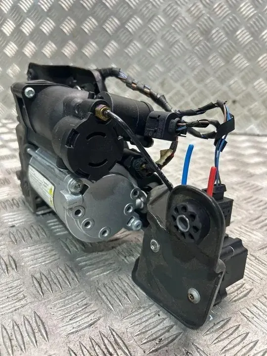 Compresseur de suspension BMW X5 (E70) 3.0L Diesel 2011 OEM 6799419 image 6