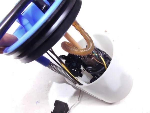 Brandstofpomp Polo 9N Seat Ibiza III 1.4 TDI 02-08 6R0919051J image 3