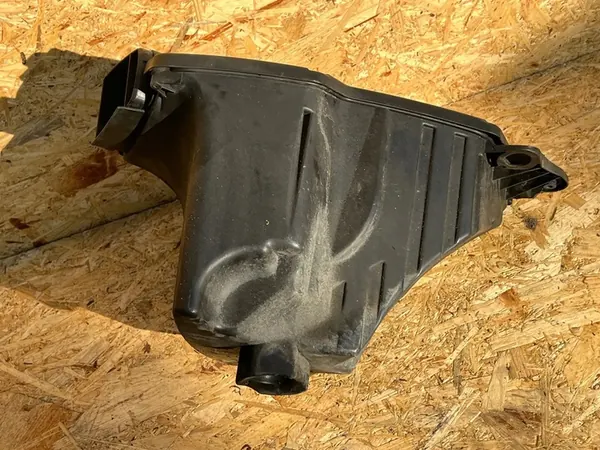 Ilmansuodattimen Kotelo BMW E81 E82 E84 E87 E88 E90 E91 E92 E93 image 2