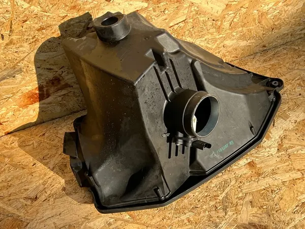 Ilmansuodattimen Kotelo BMW E81 E82 E84 E87 E88 E90 E91 E92 E93 image 3