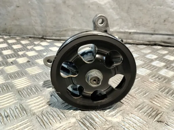 Pompe de direction assistée d'occasion OEM Honda CR-V II 2.0 V-TEC image 2