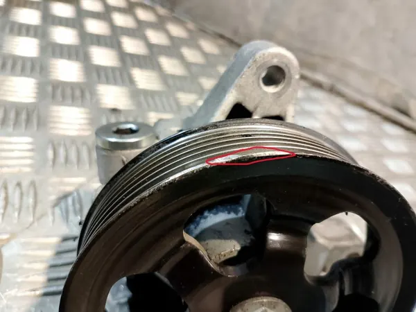 Pompe de direction assistée d'occasion OEM Honda CR-V II 2.0 V-TEC image 10