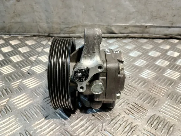 Pompe de direction assistée d'occasion OEM Honda CR-V II 2.0 V-TEC image 4