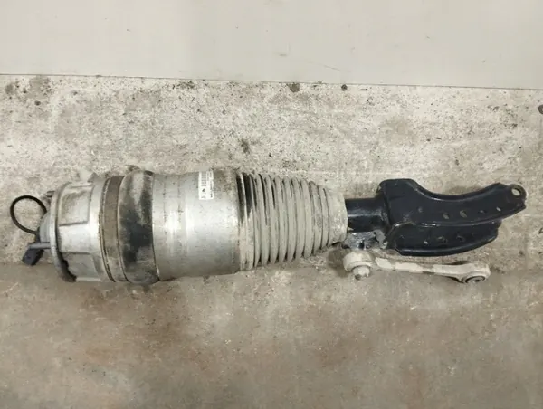 Begagnad Porsche luftfjädring OEM 7P5616404Q fram höger image 5