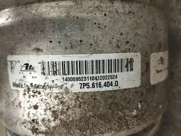 Begagnad Porsche luftfjädring OEM 7P5616404Q fram höger image 6