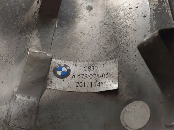 BMW OE 8679075 Embout d'échappement chromé usagé image 4