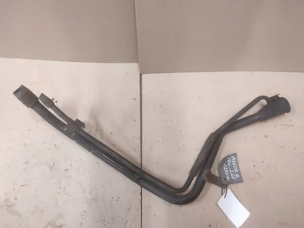Cuello de Llenado OEM JUT27685 para Mazda 6 image 2