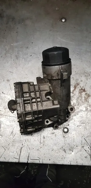 Oljekylarefilterhus Mercedes W124 M104 image 2