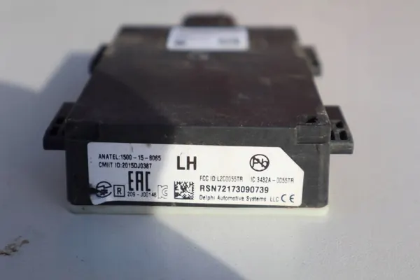 Module angle mort Volvo XC90 2018 OEM 31665692 image 2