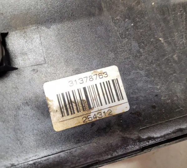 Volvo V40 2014 Bakre registreringsskyltsljus OEM 31378763 image 7