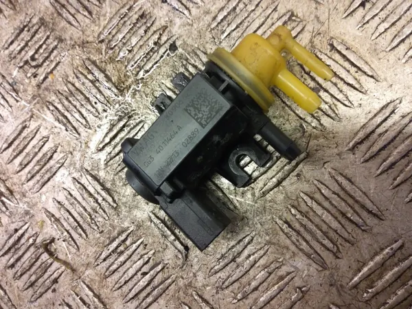 Válvula de vacío OEM 1K0906627B para Skoda Rapid image 3