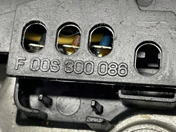Hyundai Trajet 2005 achterruitenwissermotor OEM F00S2B2149 image 4